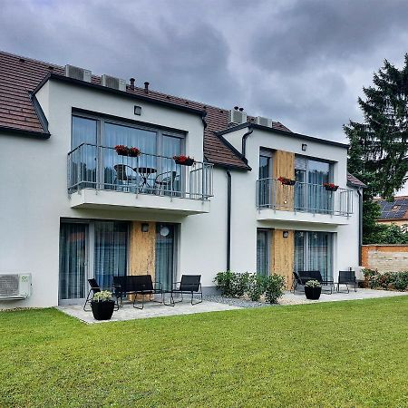 Linden Apartman 107 Glamour (Adults Only) Mosonmagyaróvár 외부 사진