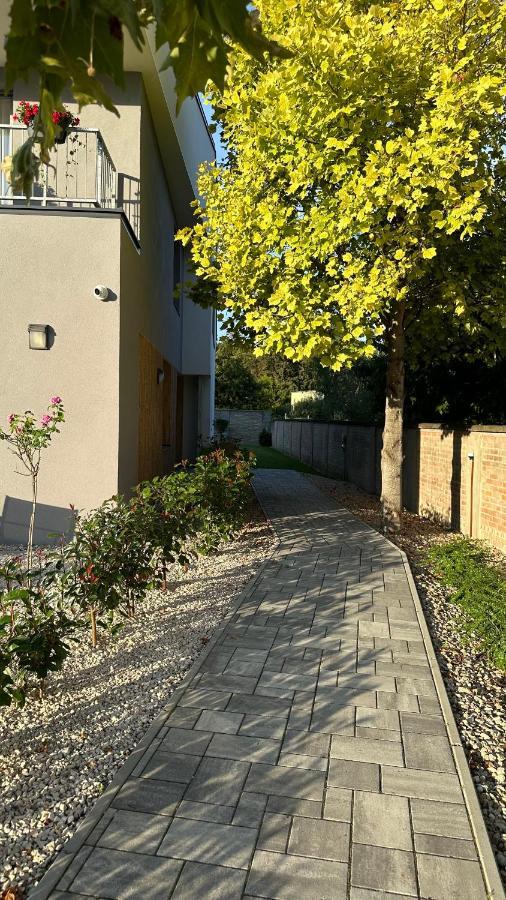 Linden Apartman 107 Glamour (Adults Only) Mosonmagyaróvár 외부 사진