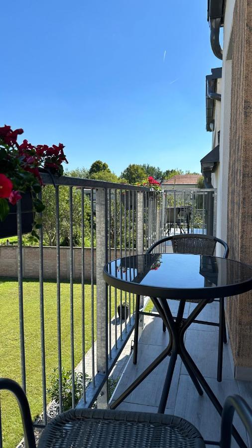 Linden Apartman 107 Glamour (Adults Only) Mosonmagyaróvár 외부 사진