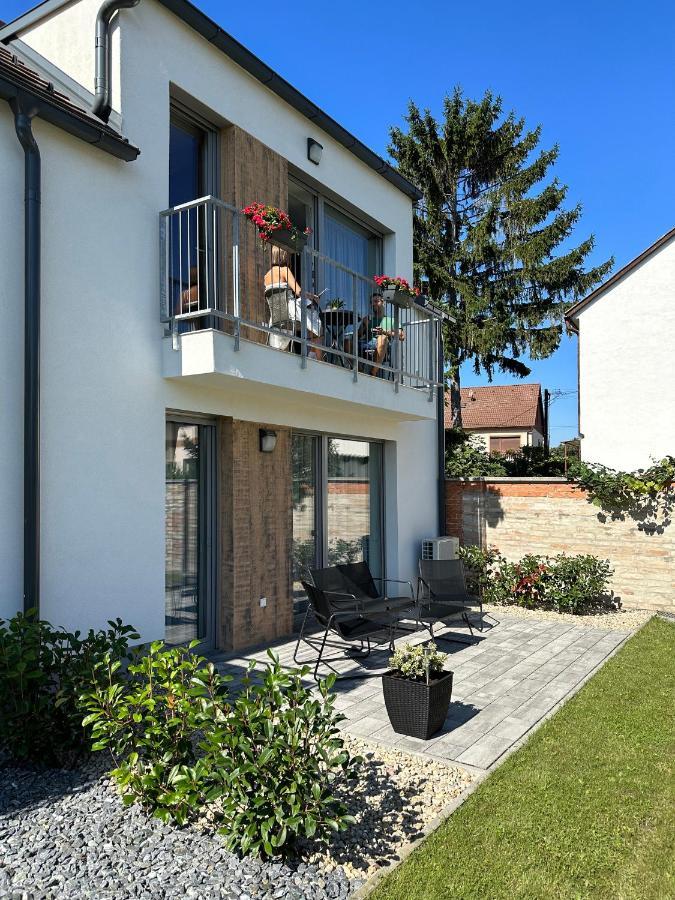 Linden Apartman 107 Glamour (Adults Only) Mosonmagyaróvár 외부 사진