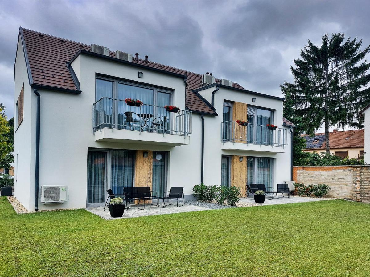 Linden Apartman 107 Glamour (Adults Only) Mosonmagyaróvár 외부 사진