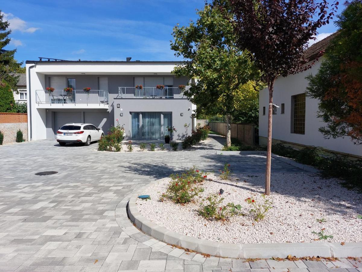 Linden Apartman 107 Glamour (Adults Only) Mosonmagyaróvár 외부 사진
